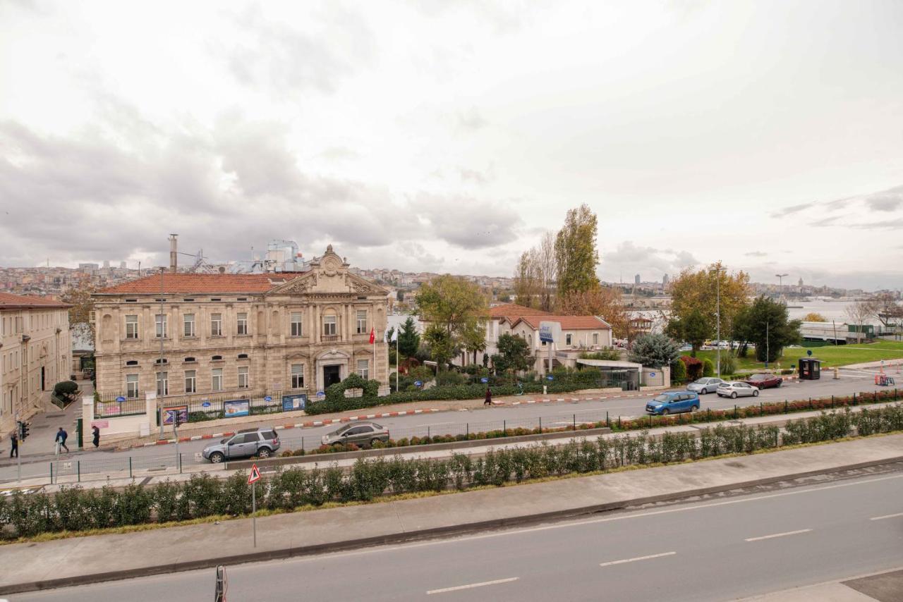 Casa vacanze Waterfront By The Tram - Private Terrace With Dome & Golden Horn View In Fatih Provincia di Istanbul