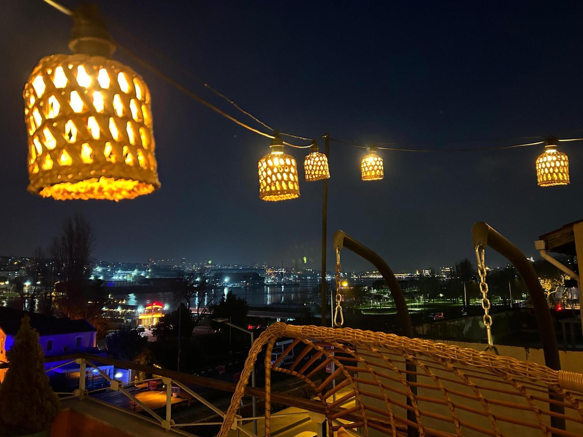 Waterfront By The Tram - Private Terrace With Dome & Golden Horn View In Fatih Provincia di Istanbul